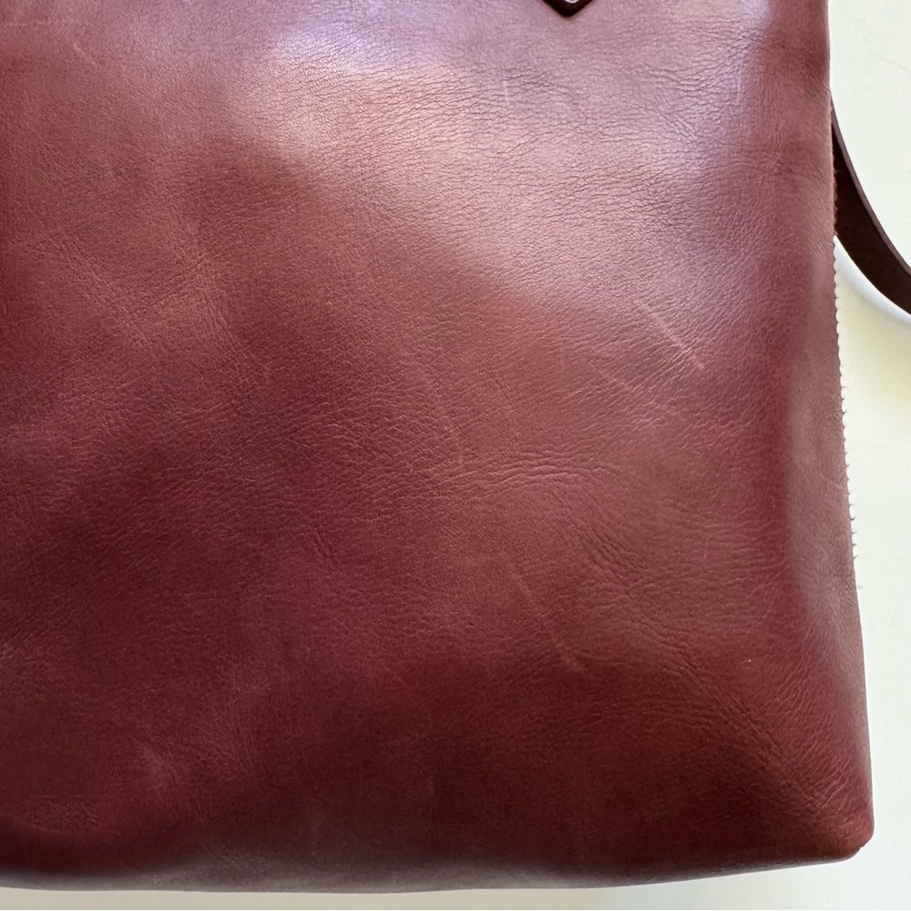 Madewell The Zip Top Transport Crossbody in Burgundy Red Leather - Picture 4 of 15
